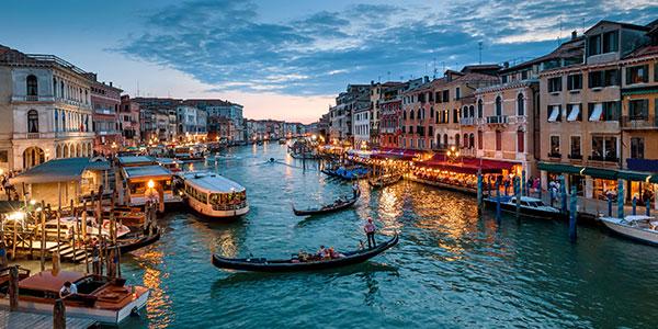 Image of a canal in Venice at dusk