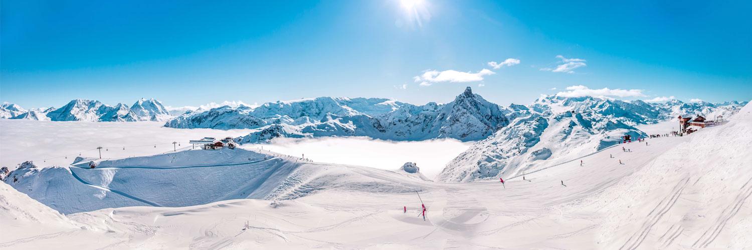 Picture of a people skiing in the French alps