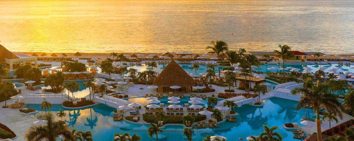 Beautiful swimming pools for family luxury holidays at Moon Palace Cancun, Mexico