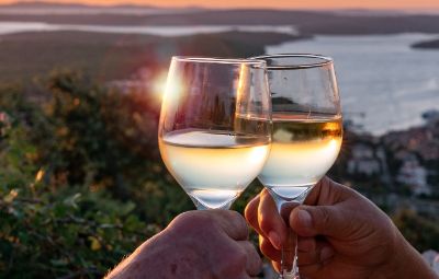 Couple drinking Dalmatian wine in Dubrovnik