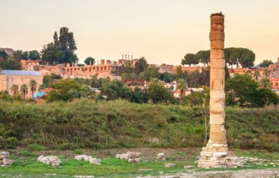 A picture of the Temple of Artemis at sunset