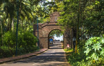 Viceroy's Arch in Candolim