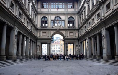 Uffizi Gallery image