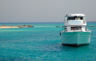 Take a boat trip from Makadi Bay image