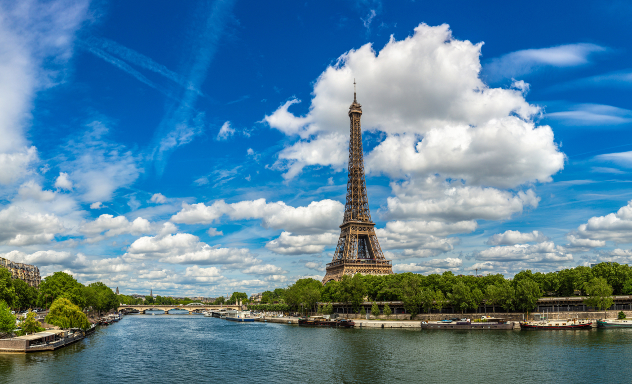 Seine-sational! Thomas Cook celebrates Paris’s riverbanks opening to swimmers for a second summer with a special gift for holidaymakers.