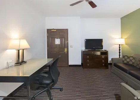 Holiday Inn Exp & Sts Chicago-Deerfield/Lincoln