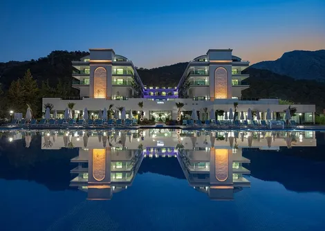 Dosinia  Luxury Resort